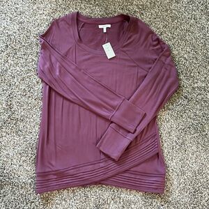Women’s long sleeve top. Small